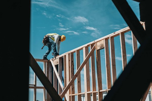 Comment choisir le meilleur professionnel pour vos travaux de rénovation d'appartement à Nîmes ?